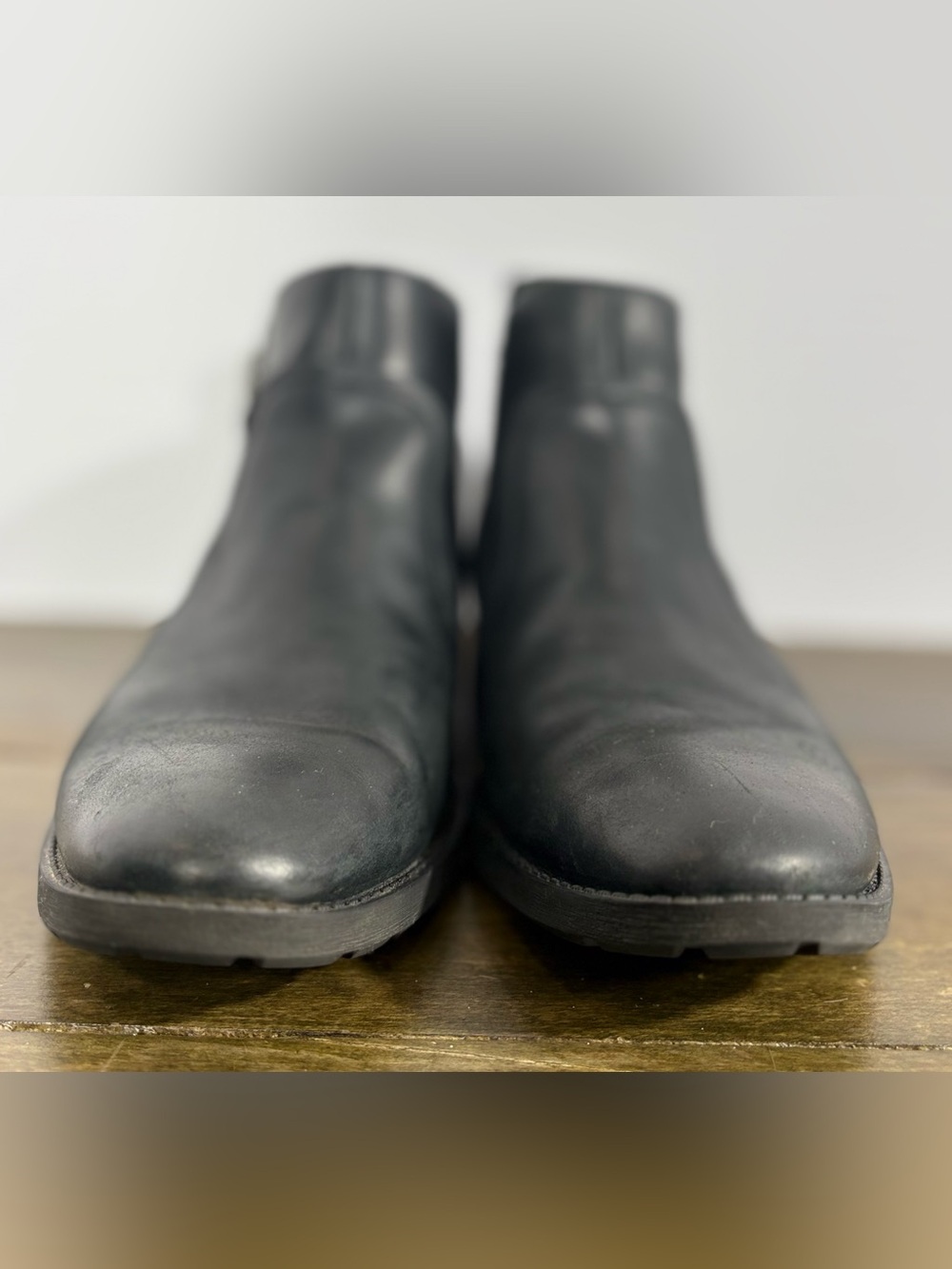 UGG Aureo Leather Ankle Boot - Black - Women's Size 8.5 - Picture 7 of 11